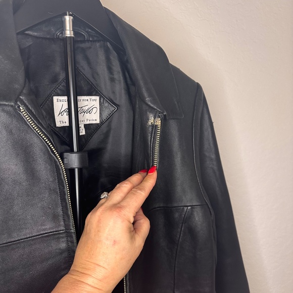 Vintage Lord & Taylor 100% Genuine Leather, Zip-Front Jacket, Size M - Picture 9 of 16